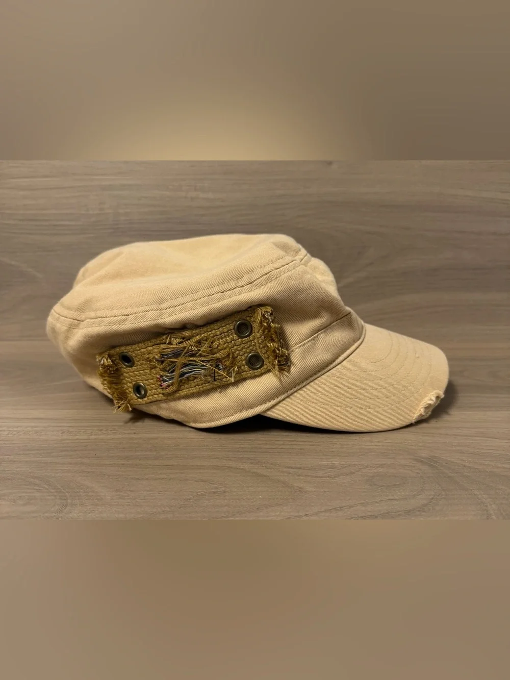 Peter Grimm Distressed Hat military-style cadet cap Beige Size L